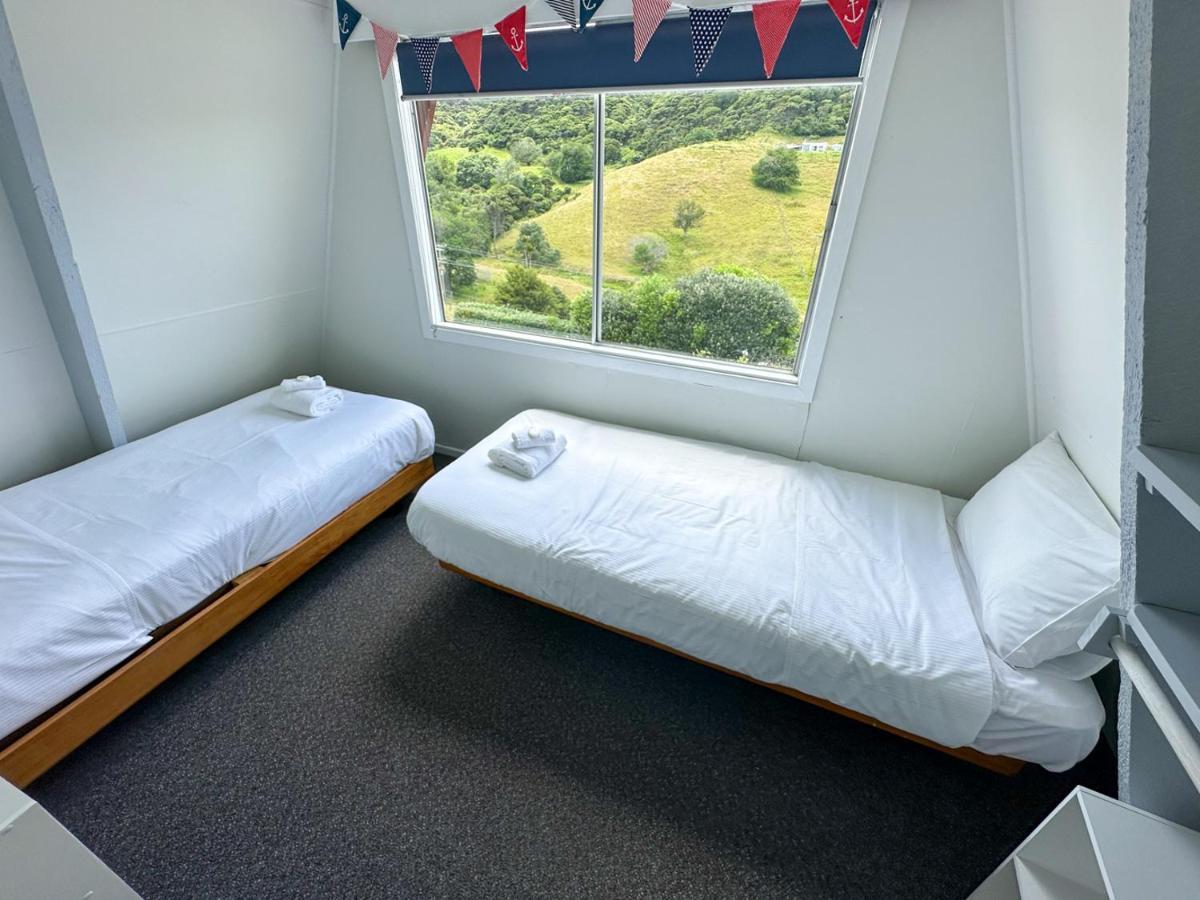 Coromandel Pohutukawa Coastal Chalets מראה חיצוני תמונה