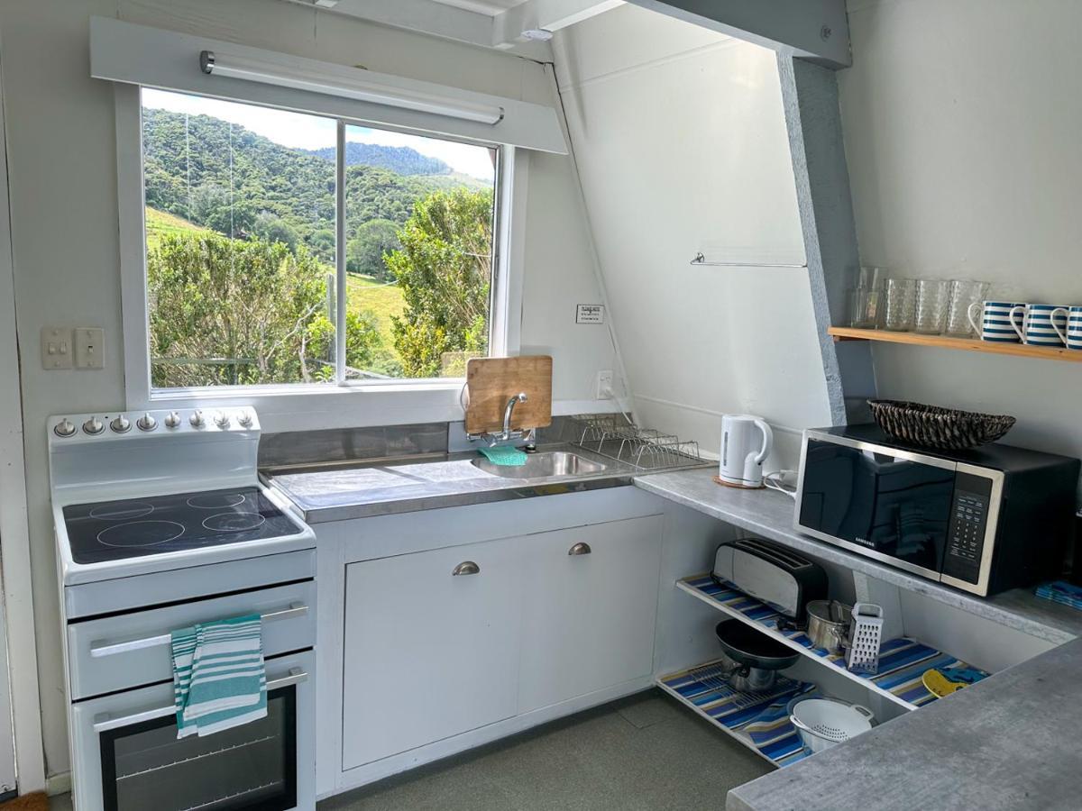 Coromandel Pohutukawa Coastal Chalets מראה חיצוני תמונה