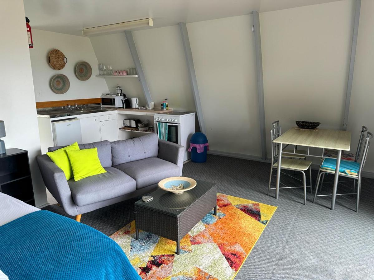 Coromandel Pohutukawa Coastal Chalets מראה חיצוני תמונה