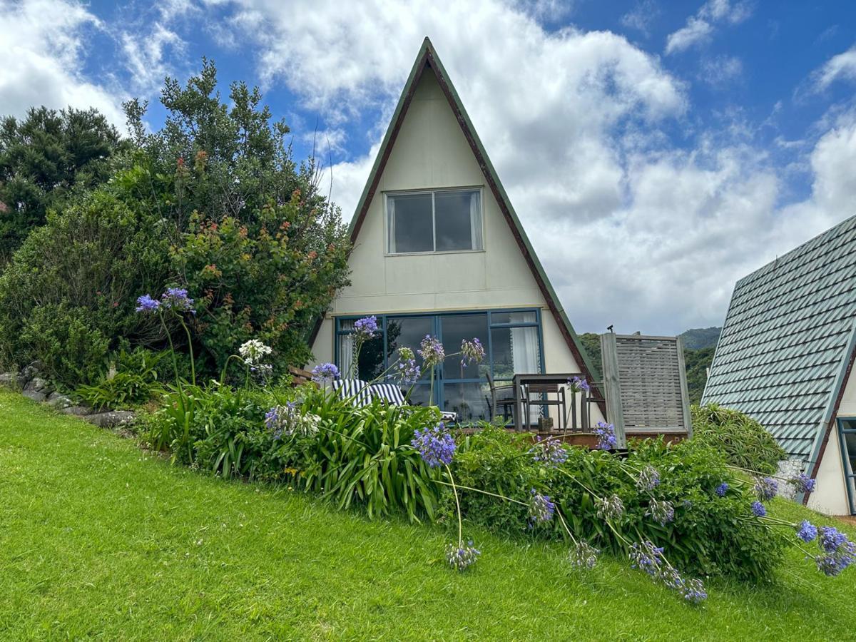 Coromandel Pohutukawa Coastal Chalets מראה חיצוני תמונה