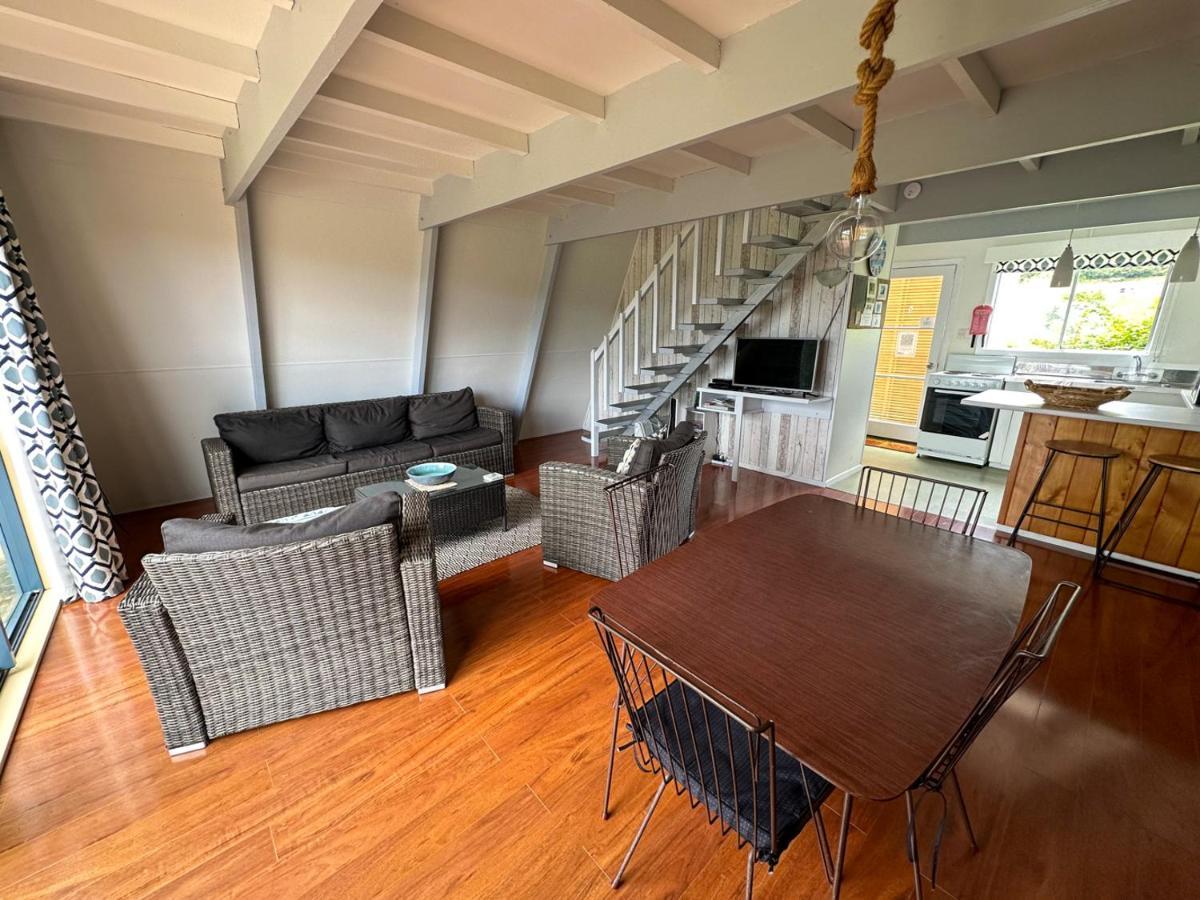 Coromandel Pohutukawa Coastal Chalets מראה חיצוני תמונה