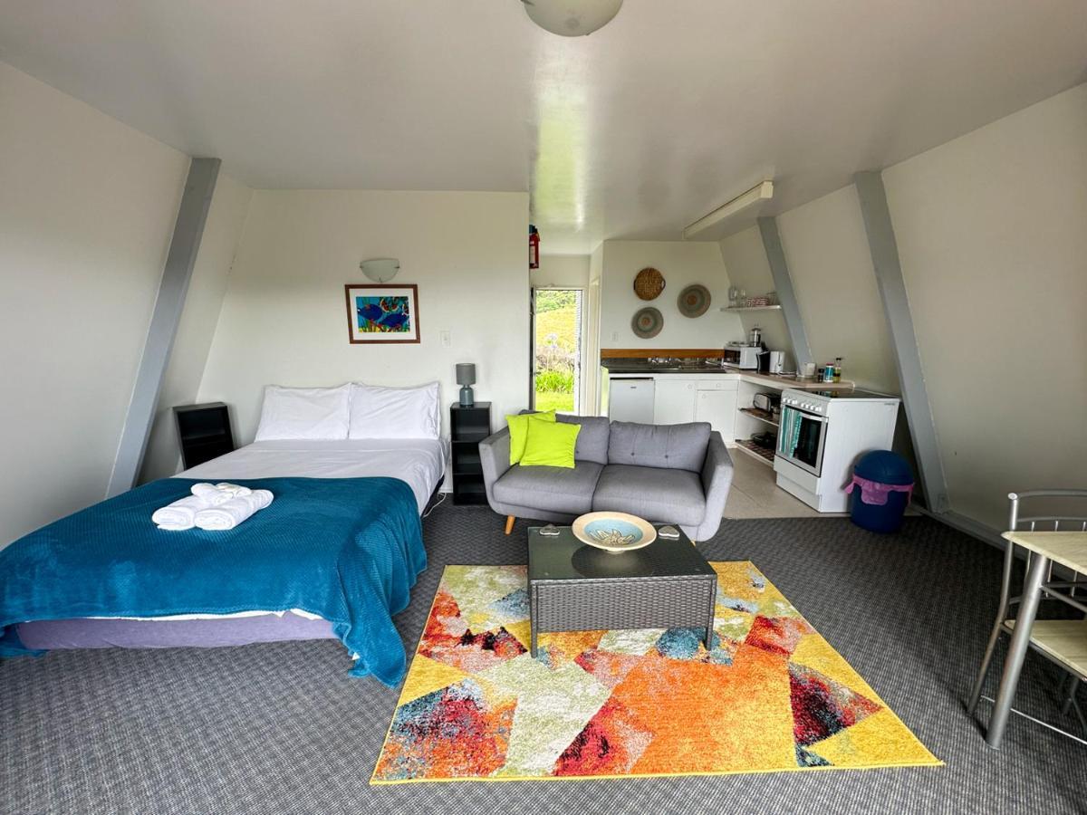 Coromandel Pohutukawa Coastal Chalets מראה חיצוני תמונה