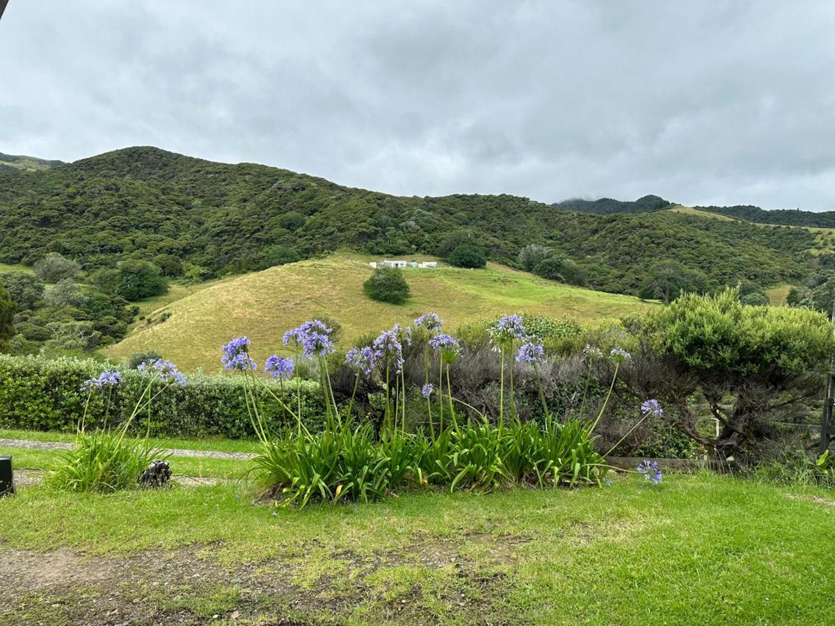 Coromandel Pohutukawa Coastal Chalets מראה חיצוני תמונה