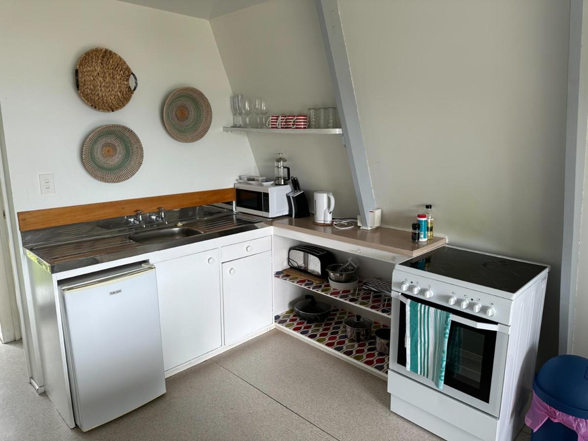 Coromandel Pohutukawa Coastal Chalets מראה חיצוני תמונה