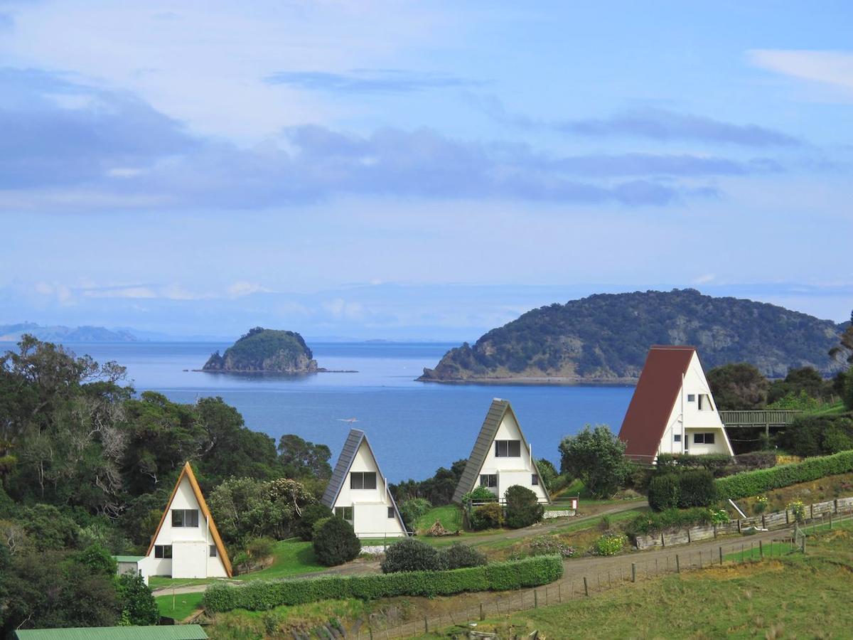 Coromandel Pohutukawa Coastal Chalets מראה חיצוני תמונה